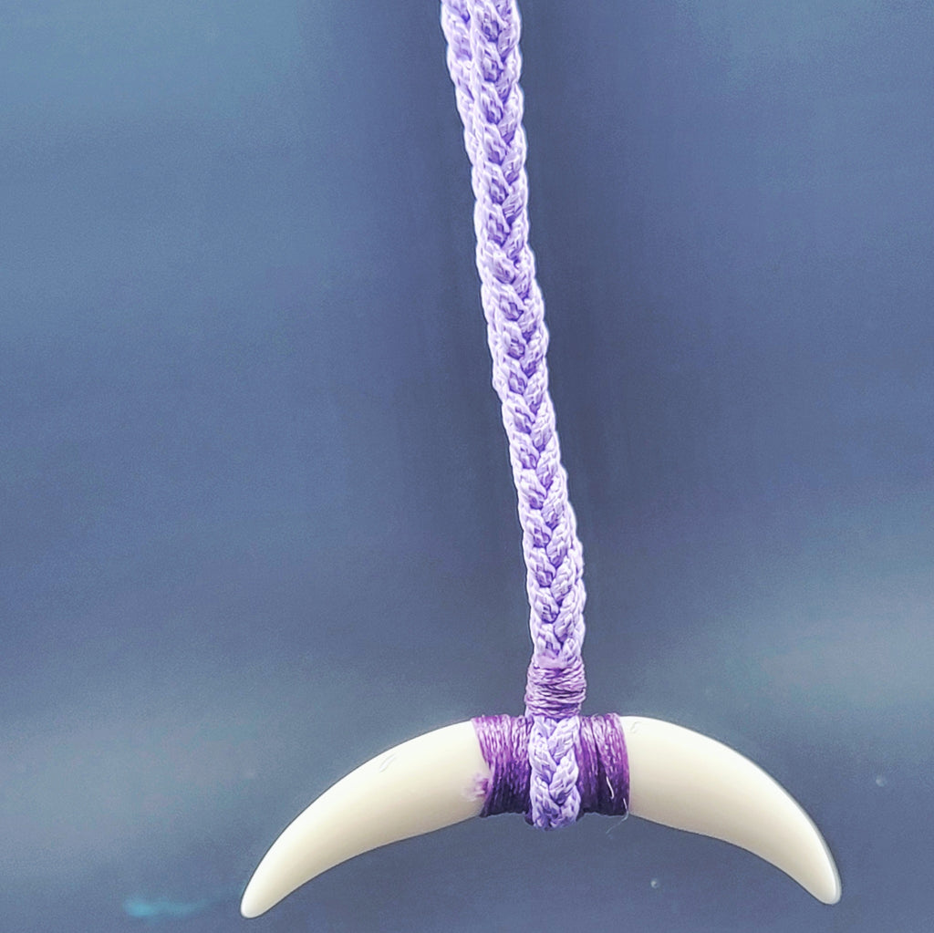 Niho Kuri (Dog's Tooth Necklace)