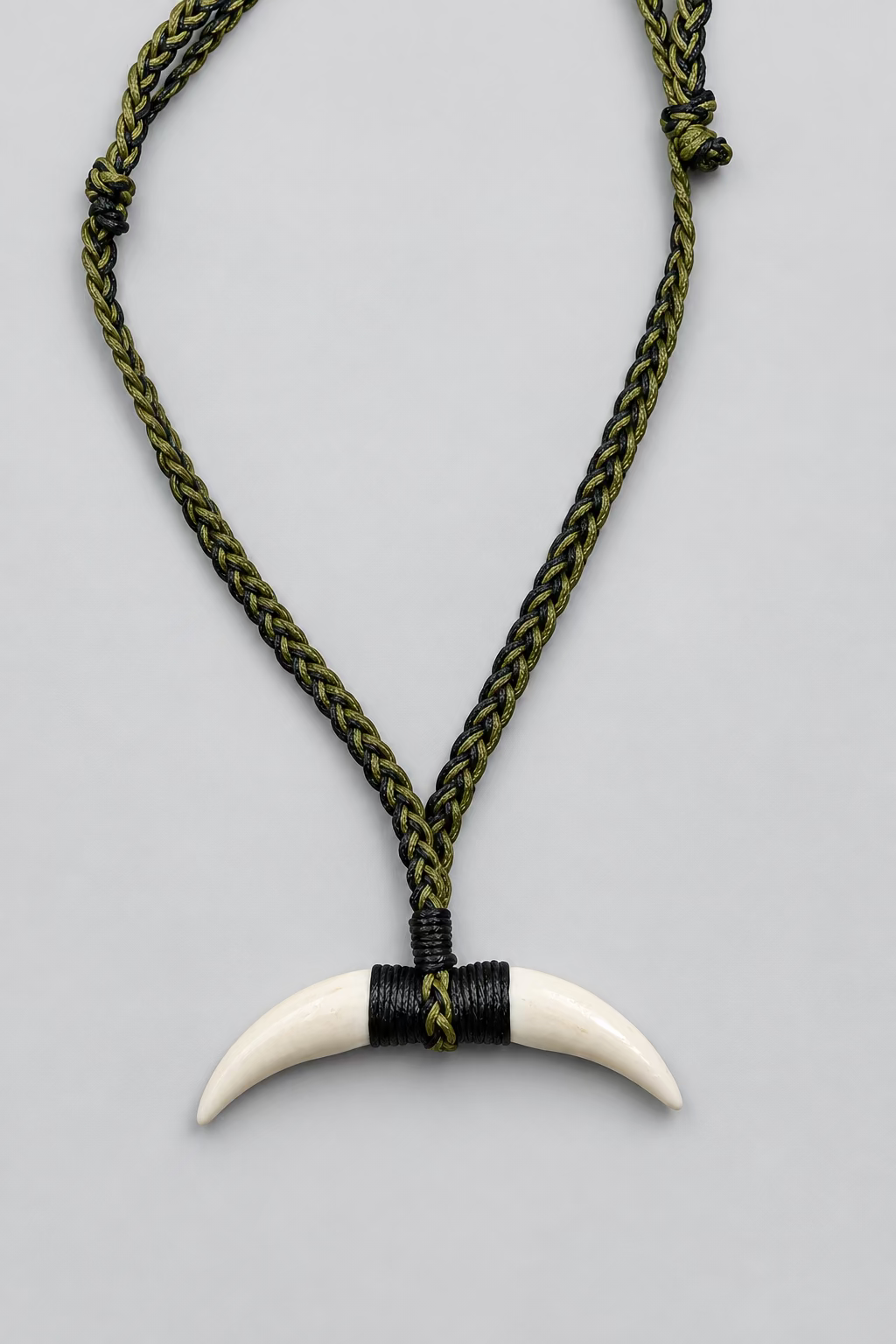 Niho Kuri (Dog's Tooth Necklace)
