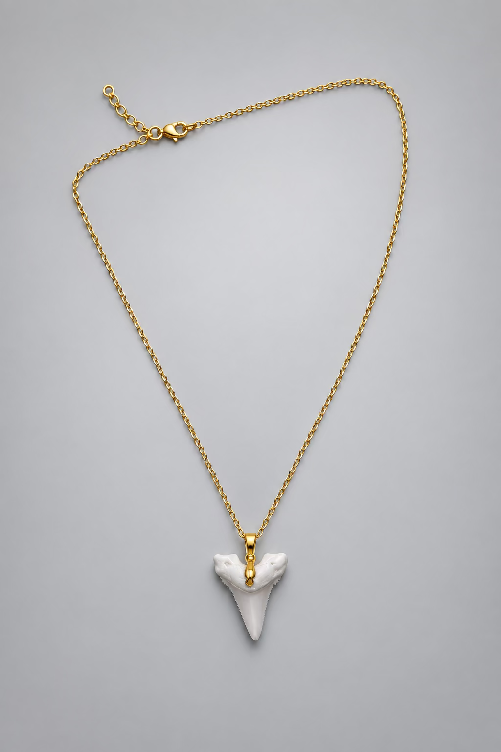 Niho Mako Necklace (Gold Sharktooth)
