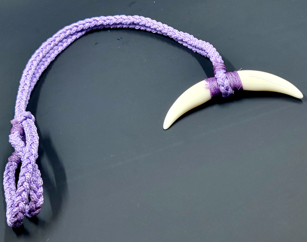 Niho Kuri (Dog's Tooth Necklace)