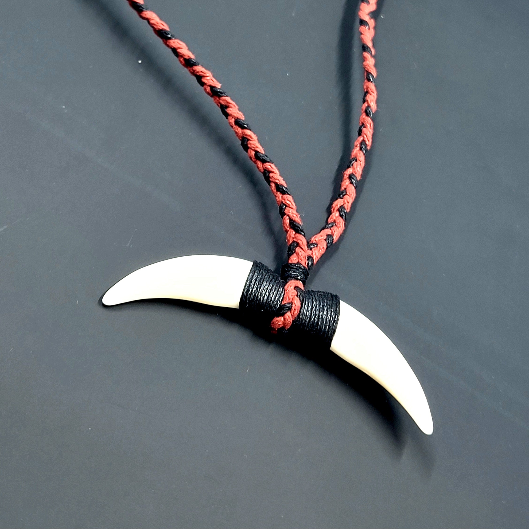 Niho Kuri (Dog's Tooth Necklace)