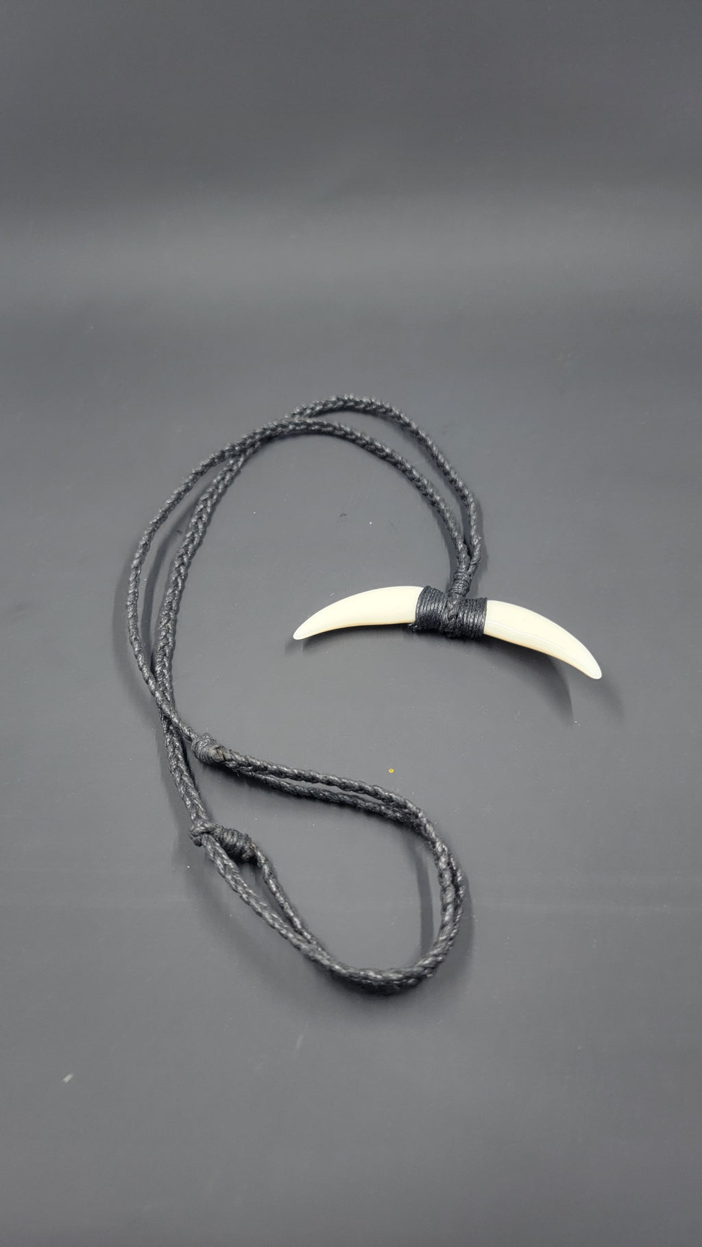 Niho Kuri (Dog's Tooth Necklace)