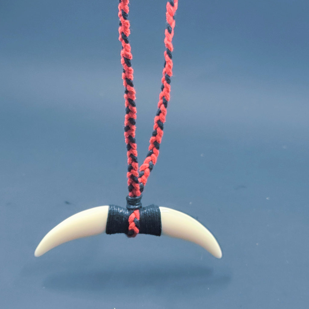 Niho Kuri (Dog's Tooth Necklace)